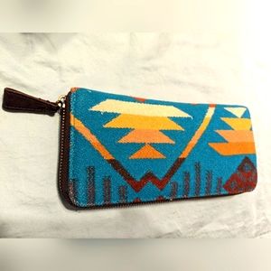 NWOT Pendleton wallet pocketbook large